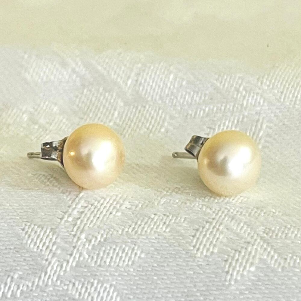 HONORA Sterling Silver Pearl Earrings Classic Stud Cream Freshwater Cultured